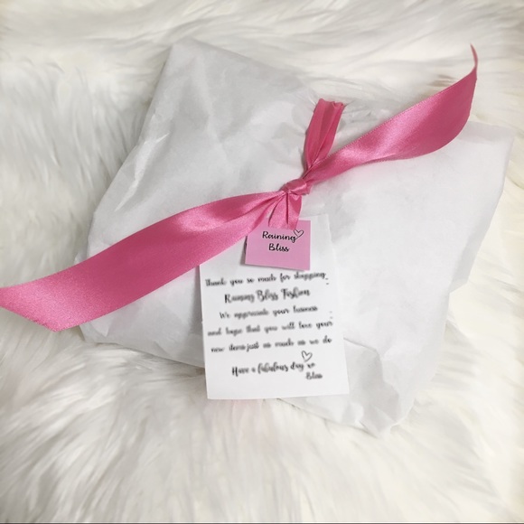 Meet your Posher, Raining Bliss Boutique ✨ - Picture 6 of 8